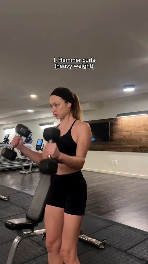 Join my dumbbell-only workout program (link in bio) 💪

The full breakdown:

I use a 15 lb dumbbell for my heavy weight and a 10 lb dumbbell for my medium weight. But use whatever feels right for you! Aim for something you can do about 8 clean reps with :) and then push til failure each set.

Hammer Curls:
•heavy weight
•8 reps (x2)

Tricep Kickbacks:
•medium weight
•8 reps (x2)

Shoulder Press:
•heavy weight
•8 reps (x2)

Serve the Platters:
•medium weight
•8 reps (x2)

Around the Worlds:
•medium weight
•8 reps (x2)

Bent Over Row:
•heavy weight
•till failure (x2)
- if you have even heavier weight, use that, but if not, then just do as many reps as you can (twice)

Reverse Fly
•medium weight
•8 reps (x2)

All done :)

#armday #upperbodyworkout #fitness #workoutroutine #dumbbellsonly