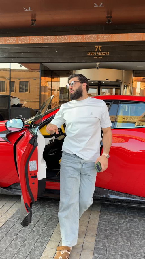 Which one are you? 1 or 2? 🚗🚎 @arm_011 @aviator.spribe 

Need new shoes: @vladbykov @vladbykovbrand 

#ufc #mma #armantsarukyan #ninadrama