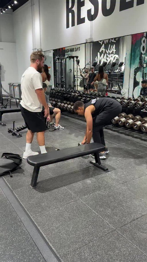 Stealing peoples weights in the gym 😂