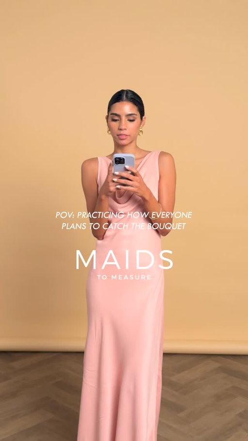 A study in bouquet-catching behaviour.. which bridesmaid are you: Eager, casual, avoiding eye-contact?! Let us know in the comments 😂

#maidstomeasure #maidstomeasurebridesmaids
