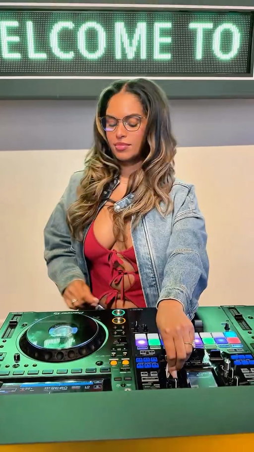#LUMIFYPartner POV: you’re DJing Big Game weekend on 2 hours of sleep but still look expensive 🎧✨ @lumify.eyes is the real headliner. Use as directed