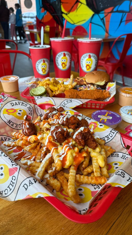 @daveshotchicken has a new menu item that is a must try! It’s the top loaded spicy buffalo Mac and cheese piled high with fries, ranch, spicy buffalo sauce, and Dave’s Bites. I also highly recommend Dave’s number 3 that comes with one tender, one slider and fries. Finish it off with a top loaded Oreo shake. Come try the top loaded spicy buffalo Mac and cheese at the Roscoe Village location in Chicago today! 🔥🧀🍗 

What heat level are you getting on your top loaded buffalo Mac and cheese? 👇
🙅🏼‍♀️ No spice
🌶️ Lite mild
🌶️🌶️ Mild
🌶️🌶️🌶️ Medium
🌶️🌶️🌶️🌶️ Hot
🌶️🌶️🌶️🌶️🌶️ Extra hot
🌶️🌶️🌶️🌶️🌶️🌶️ Reaper

📍 3643 N Western Ave, Chicago, IL 60618