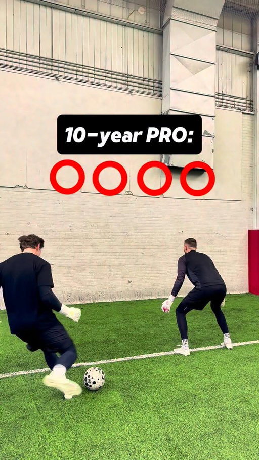 Goalkeeper REACTION CHALLENGE💪🧤

Facing off against the Ex- @championsleague keeper @drethegk 

#goalkeeper #gk #torwart @t1tan #portero #goalkeepertraining
