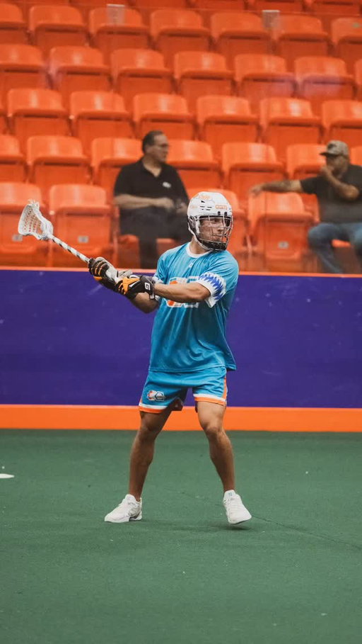 @daltonkane_ getting warmed up for this @sixnationschiefs upcoming season in @majorserieslacrosse action he plays @haudenosaunee_nationals and @ualbanymlax as well #heatup season loading…………