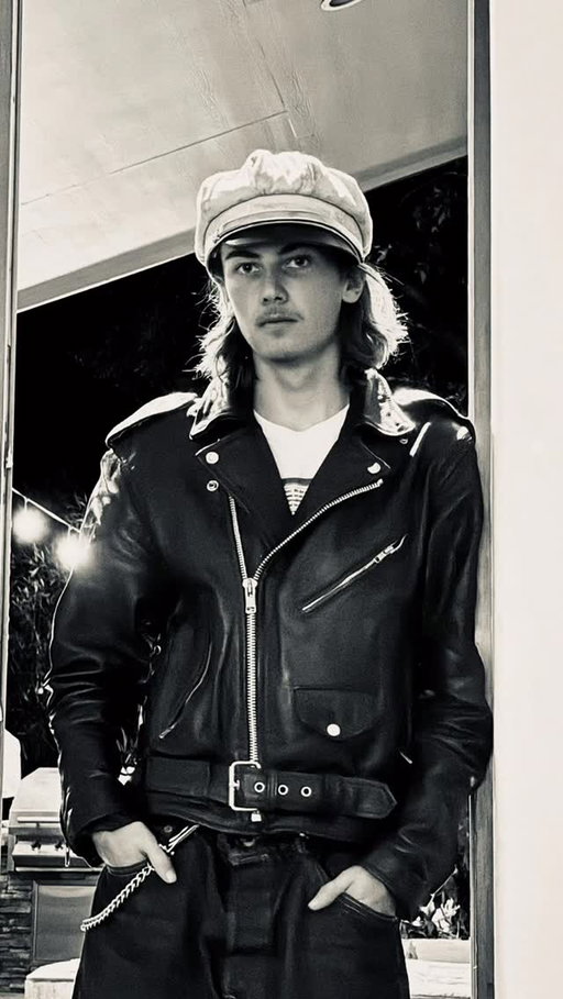 Wow 21. How is that possible when I’m not that old.  I couldn’t be more proud to have you as my son.  Congratulations on a life stepping stone.  Can’t wait to see what this world brings you.  Love every minute of it son.  Treat others with kindness and have empathy.  Always know how lucky you are.  We’re both blessed to have Momma Shea in our lives to take care of us. Always point North. Love you son. Happy Birthday 

🎥 @sheabowensmith ❤️❤️