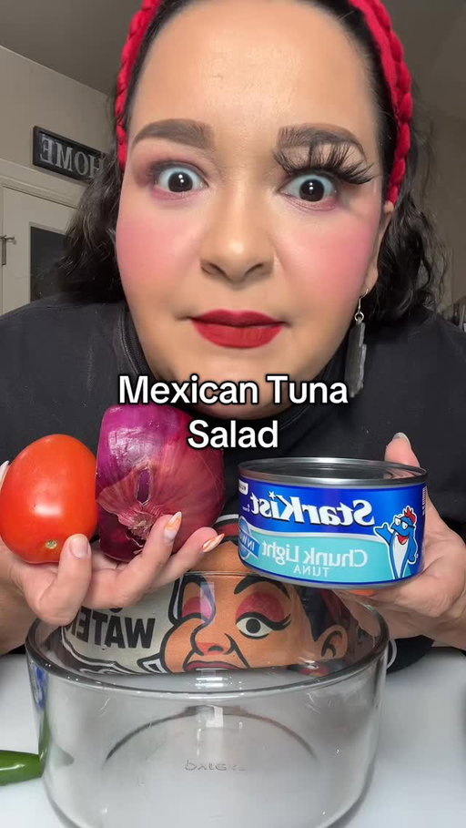 Super easy Mexican Tuna Salad 
#tunasalad #mexicantunasalad #annettefreckles
@starkistcharlie 
@grillospickles 
@saladitas_mx 
@dukes_mayonnaise 
@missionfoodsus