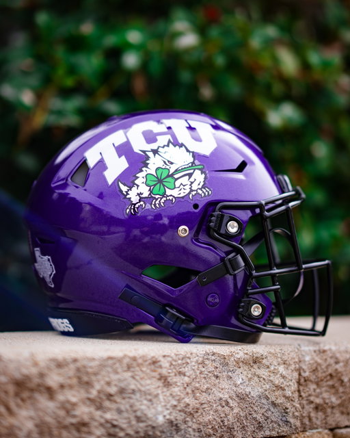Our @collegefootballireland helmet will rock Clover Frog 🍀