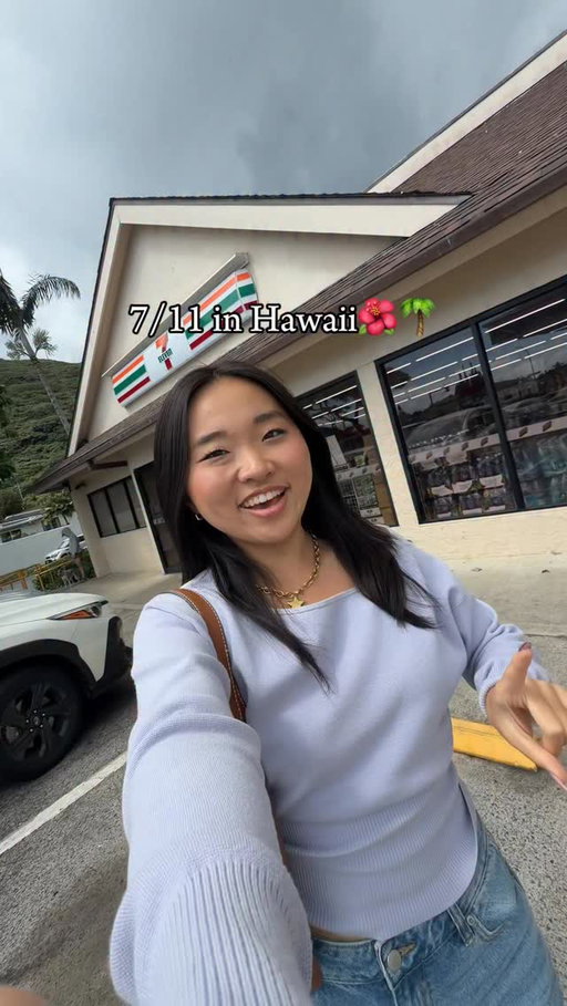 7 eleven in Hawaii🌺🌴 #seveneleven #thingsinhawaii #livinginhawaii #hawaiilife #hawaiivlog @7eleven @7elevenhi