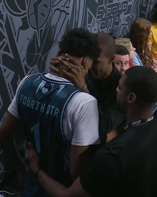 This is why Coach Norm is the GOAT 🐐 and shoutout to Ash for keeping his composure 🙌 @4thq.ash @coachnormrichardson