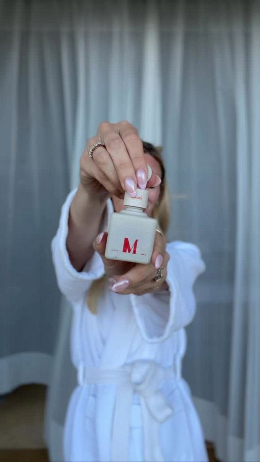 Who wants to hear the hype around  Dr. Diamond’s InstaFacial Collection? It is my go-to for brighter, firmer, just-woke-up-like-this skin.⁣