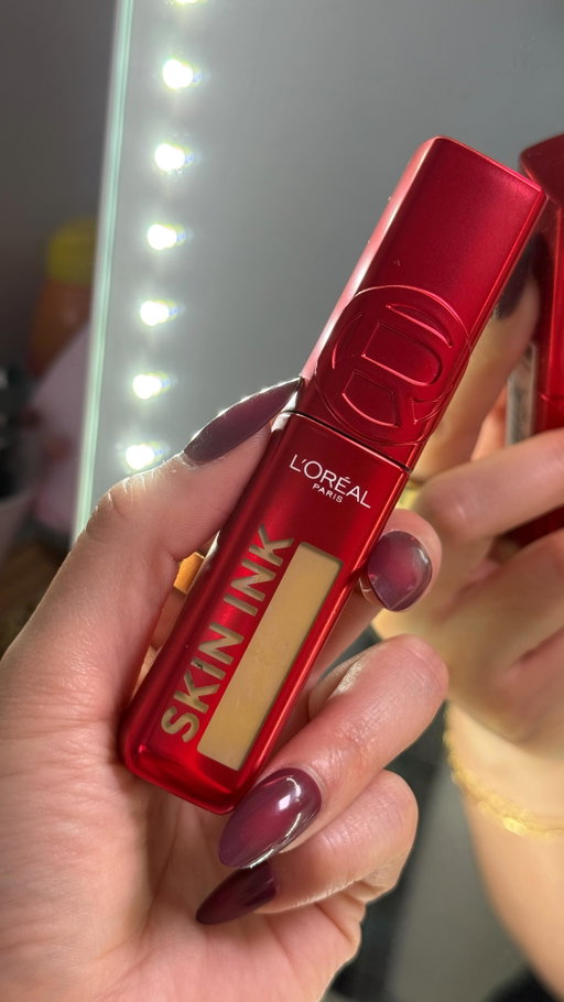Safe to say… @lorealparis never fails me🤏🏼 this skin ink is my new everyday essential ✨ fyi I’m shade 140.

#everydaymakeup #everydayskintint #skintint #nomakeupmakeup #latinacontentcreator