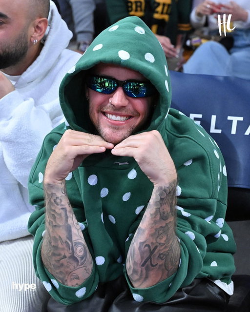 Wednesday mood: totally channeling the vibe Justin Bieber is giving in this pic.😌
(📸: Getty Images)