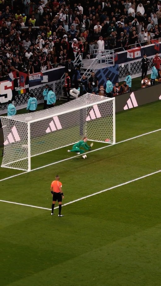 Matvey Safonov: PSG’s penalty hero. 🧱

#FIFAIntercontinentalCup