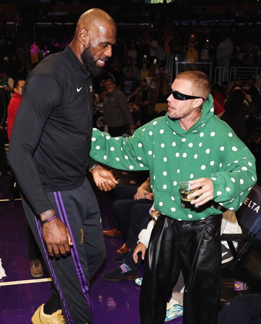 👑 x JB 

Follow @LeBron for more! 

📸: @nba