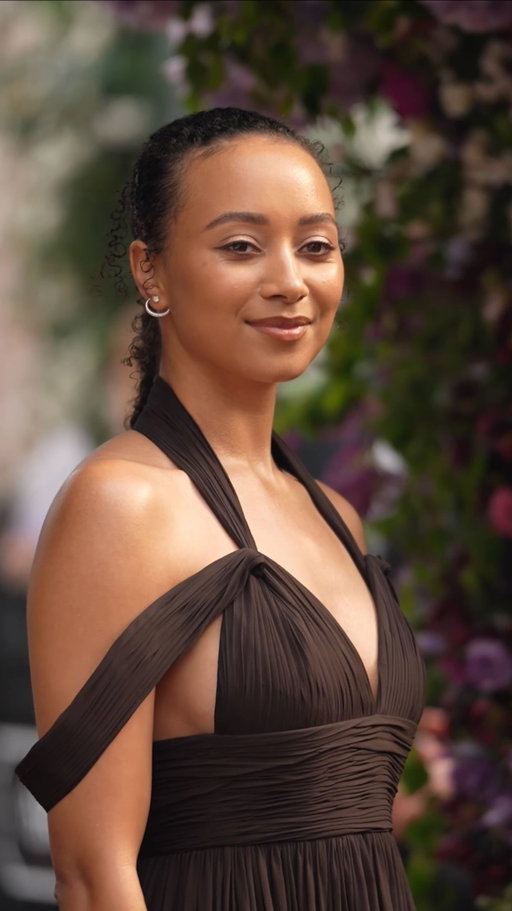 #Bridgerton season 4 part 2 is back TOMORROW and to celebrate, we’re taking a look at the cast ages. 🤭 

Video: Getty