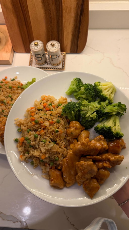 As a new dog mom, I don’t always have time for an elaborate dinner. @wegmans frozen foods makes my life easier and there are even Gluten Free options. #ad #WegmansPartner