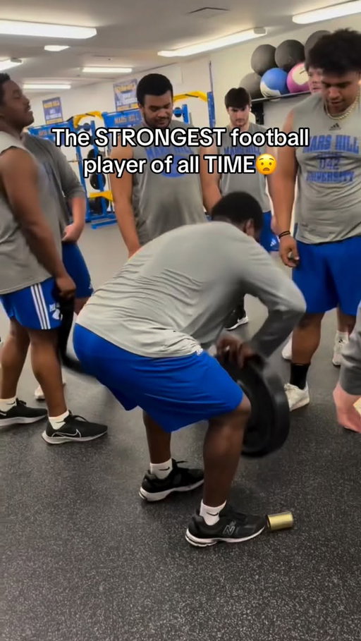 Bro just tore a WEIGHT in HALF😭

 #joshsmoore #football #collegefootball #weightlifting