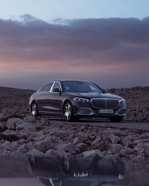 Unmistakable, wherever it stands. The Mercedes-Maybach S-Class. 

European model shown.

#MercedesBenzCanada #Maybach #SClass