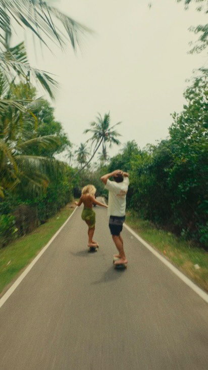From sunrise sessions to sunset coconuts, this is your sign to book that surf camp in Sri Lanka and stop saying “we should totally go” 👀🏄‍♂️

Warm water, empty lineups, all-day surf sessions— Sri Lanka surf season just hits different.

Tag the friend who still hasn’t booked that surf trip👇

•
•
•

#SurfCamp #SriLankaSurf #SurfSriLanka #SurfTrip #POV