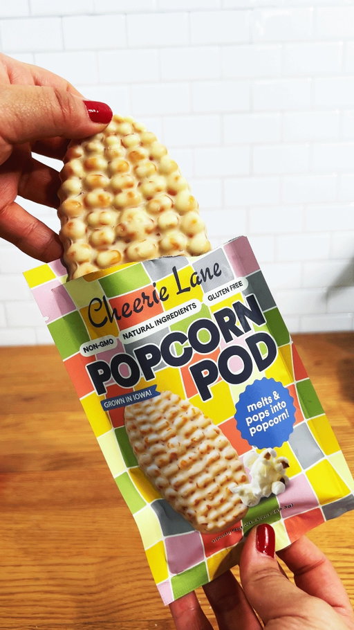 We’re obsessed with @cheerielane heirloom kernel popcorn pods. Not only are they cute as can be, they make movie-theater-style popcorn in minutes. 🍿 Grab ‘em now in our store!