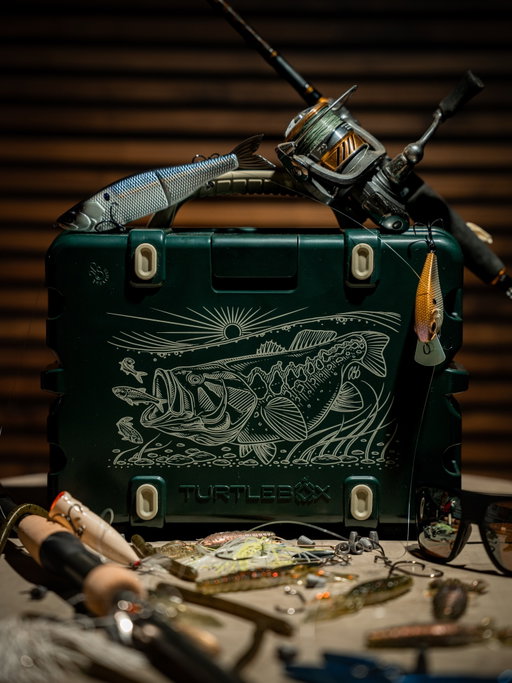 THE BASS ARTIST SERIES

We teamed up with @caseyunderwoodart who produced a limited-edition speaker that features a largemouth bass in full pursuit, chasing shad through the waves under a blazing sun.

Casey’s style is unmistakable: clean edges, layered color, tight crosshatching that makes everything feel alive and in motion. A lifelong outdoorsman and prolific illustrator, his work spans more than 100 fish and wildlife species.

This series gives back to @heroesonthewater, a nonprofit that serves veterans, first responders, and their families through time spent in the outdoors. They host kayak fishing trips throughout the United States, providing camaraderie and connection on the water.

Get your limited-edition speaker, and read more about Casey and Heroes on the Water, at the link in our bio.

#LiveFree