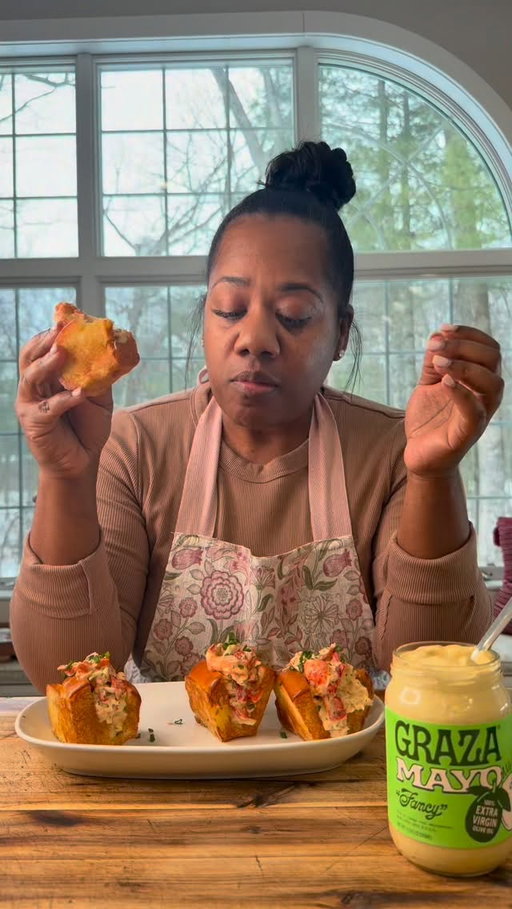 Private chef lunch break = lobster rolls on buttery brioche.

The real star? @getgraza Fancy Mayo, ultra creamy, rich, and made with 100% extra virgin olive oil. It turns simple lobster salad into something restaurant-level with almost no effort.
#GrazaPartner