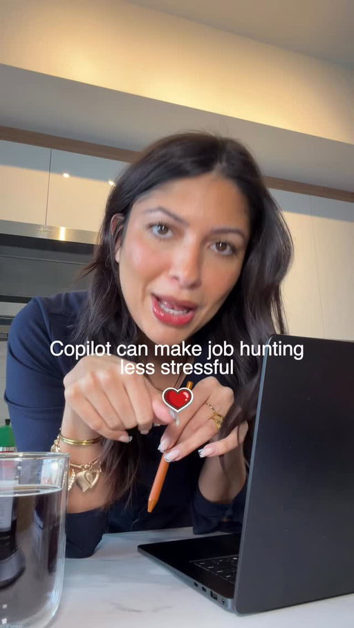 Keeping track of your networking chats is one of the BEST WAYS to make sure you stay on top of your job search to actually land referrals, interviews and mentors! Keeping track is SO EASY (even if you aren’t an Excel wiz) with @microsoft365 Copilot. Never feel stuck in your job hunt again with Copilot in Excel! #Microsoft365Partner