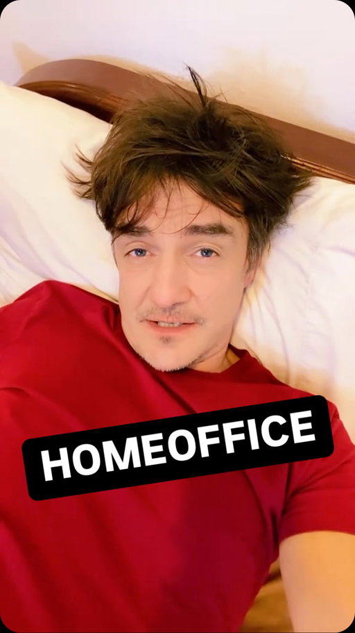 Ich mache heute 9 Stunden Homeoffice 🤗☎️🔥 Und ich nehme Dich mit 🔥 Wie läuft dein Homeoffice ?

#matzeknop #comedy #live #spitzenreiter #homeoffice #tour #parodie #video #show