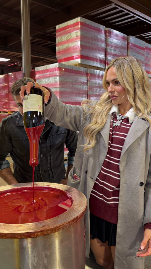@maxxinedupri on the wax 🍷

If you haven’t heard her story yet, go listen to episode 87 of @gowithyourpalate. Now available on all podcast streaming platforms!