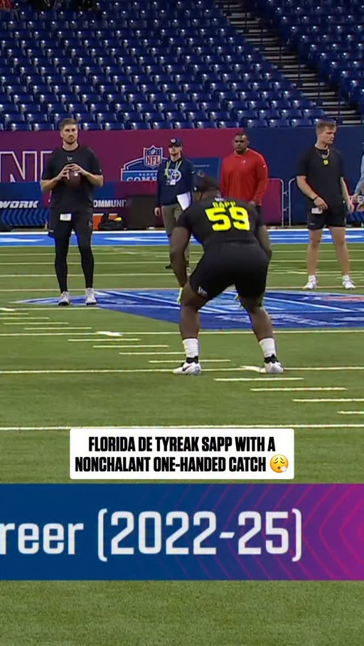 Refused to put the other hand on it 😂 

2026 NFL Combine on @nflnetwork
Stream on @NFLPlus