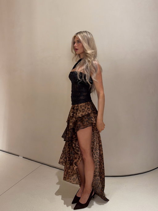 can I move in? @revolve @fwrd new grove store is so gorg <3