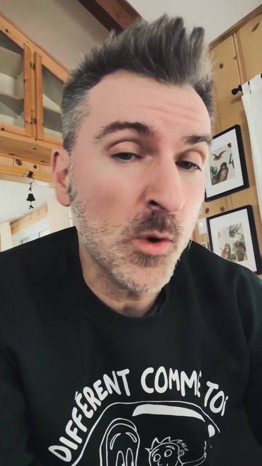Avez-vous des hypothèses vous aussi? Si non, mémorisez les miennes et dites-les à voix haute! 😅🙏🏻 #pub

P.S.: je suis le scout du pickleball, c’est-à-dire que je suis TOUJOURS PRÊT! 😃#pickle