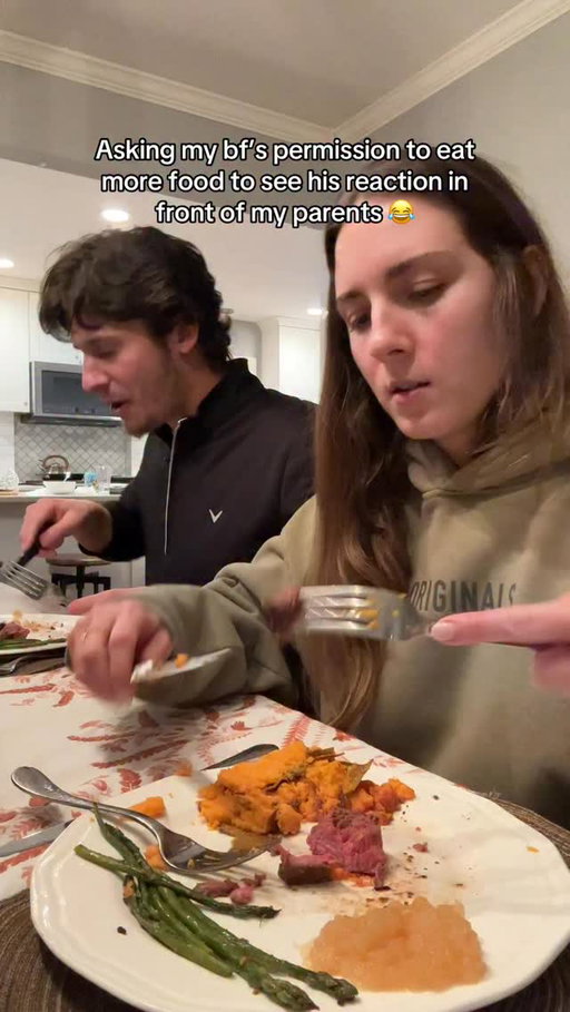 The absolute fear in his eyes hahaha 
.
.
#coupleshumor #couplesofig #phoebeanddan #relationshipstruggles