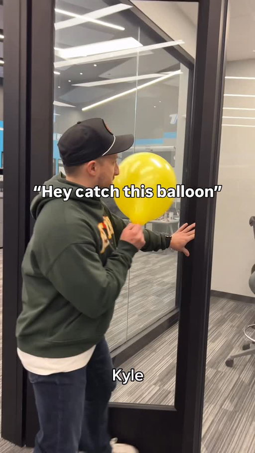 How your email finds us 🎈

#balloons #funny #officelife #1stphorm