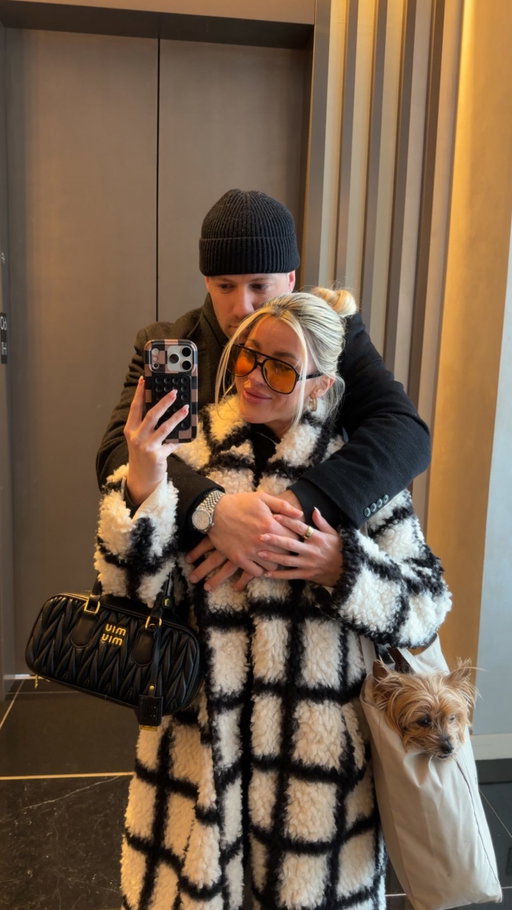 Gigi wanted to come for snow day bevs @fsphiladelphia 
#relatable #yorkie #fourseasons