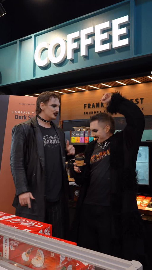 Embracing our dark side with the new dark roast from @frankandhonestcoffee 😈 #ad
💄: @anniequeeries 
🎥: @jameskanu_