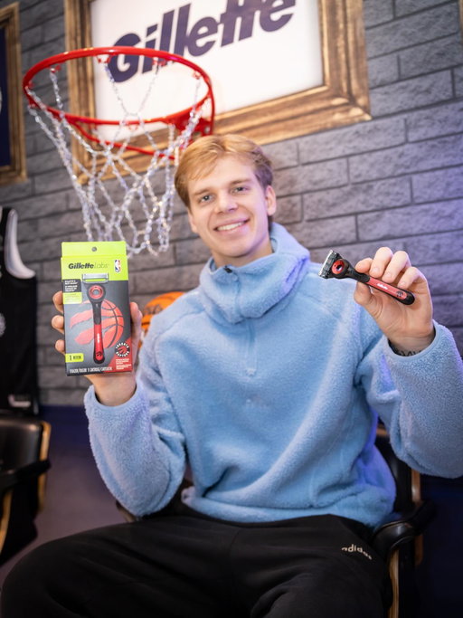 The new @raptors x @gillette razor just landed.🔥Let’s go!

#Ad #TheBestAManCanGet