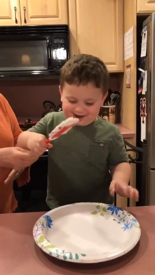 “PUT SOME ON THE PLATE!” 🤫🤔😂🤣
.
.
Video cred: @tiffanygalboo