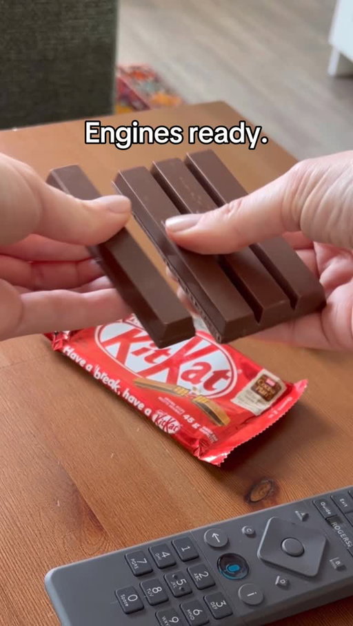 It’s about to get fast. Have a break between episodes 🏁 #HaveABreak #KitKatCanada
-
Attachez vos ceintures. Faites une pause entre deux épisodes 🏁