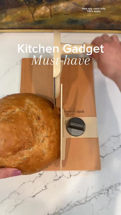 #ad this bread slicer is a must-have kitchen gadget! It works on all different types of bread and has adjustable settings for bread thickness. 

New app users 🔍CODE【kbe6744】in the search bar on Temu or use the link below to get this lightning deal! *T&Cs apply @temu 

https://app.temu.com/k/pkxlzf3rd3q

#temubday #temu #temufinds #shoptemu