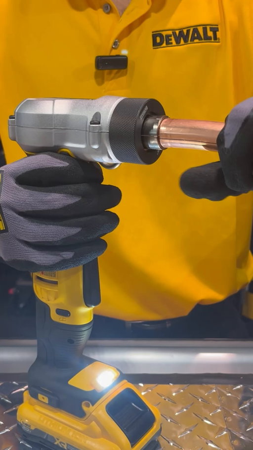 There’s nothing like a perfect fit

Link in bio. 20V MAX* Copper Swage Tool Kit – DCE450D1
#DEWALTTough #DEWALT