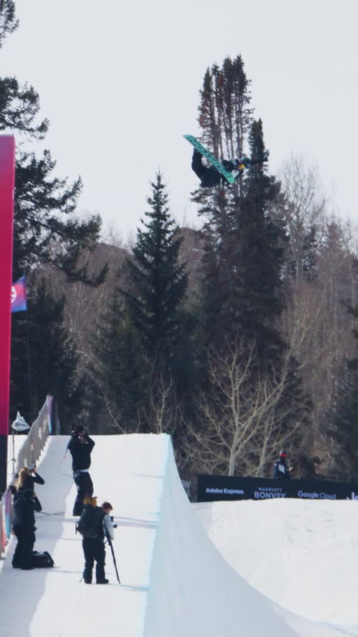 @4Kaishu going 25.2ft out of the pipe setting an “unofficial” world record air 🤯

#MonsterEnergy #Snowboarding