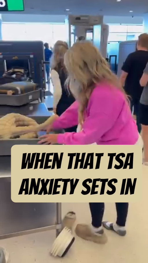 Why do I feel like I’m doing something wrong every time 😂 that guilty conscience really kicks in doesn’t it?! 
I’m ready for a trip again 🙃 Do you have a trip booked? If so where, if not where do you want to go? 

#nervous #airport #travel