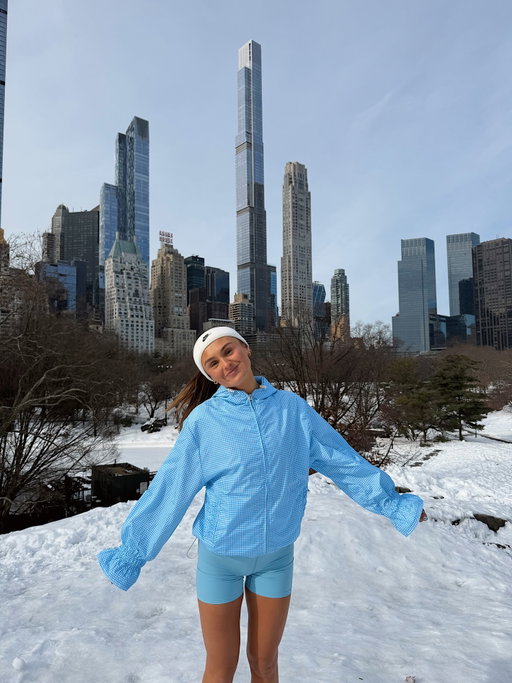 🩵🩵🌟🌟A big old day celebrating my 27th birthday 🥹🥹🍎🍎 feeling very lucky, a lil chilly & very full of bagels 😂🌈!!! 34,000 steps later, a big old sparkler & a helping of jet lag 😂🫶🏻 made it through my birthday without crying so my 27th year is gonna have to be a phat slay 🫠🫠😂😂🫶🏻🫶🏻