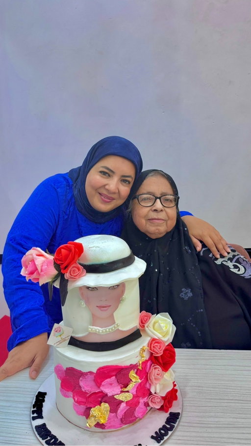 Midnight on 16 September 2024..it was my birthday the following day so my mom started singing happy birthday to me..how I will give anything to hear her voice again 💔. Life is not the same anymore..
الله يصبّرني على فراقك يا ماما