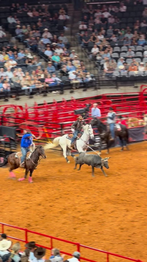 The last team out gets it done! Lightning Aguilera and Wyatt Cox make a quick 3.6 second run to advance out of the wildcard into the finals at San Antonio! 🙌