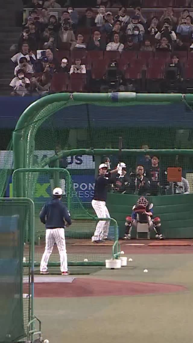 Shohei Ohtani was putting on a show in front of the Japanese fans during his batting practice session 🤯
