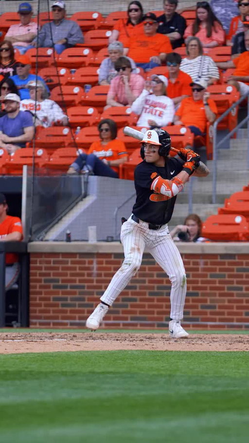 NO DOUBT ABOUT THIS ONE 

BT crushes this ball for his second home run in as many days 

#GoPokes