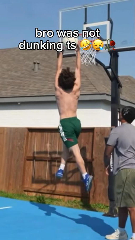 The hesi tho 👀🤣
•
•
•
#basketball #jdub #dunk #hesi
