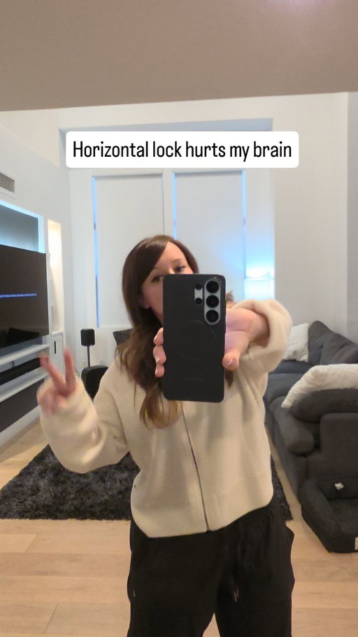 I thought the privacy screen was the coolest feature on the S26 ultra until I tried the horizon lock feature! Wow
